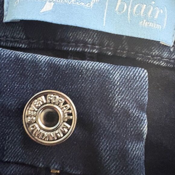 7 For All Mankind Women's The Straight Jeans Size 31 Dark Wash Blue Denim - Picture 3 of 6